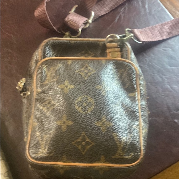 Louis Vuitton Brown Monogram Messenger Bag - Picture 1 of 1